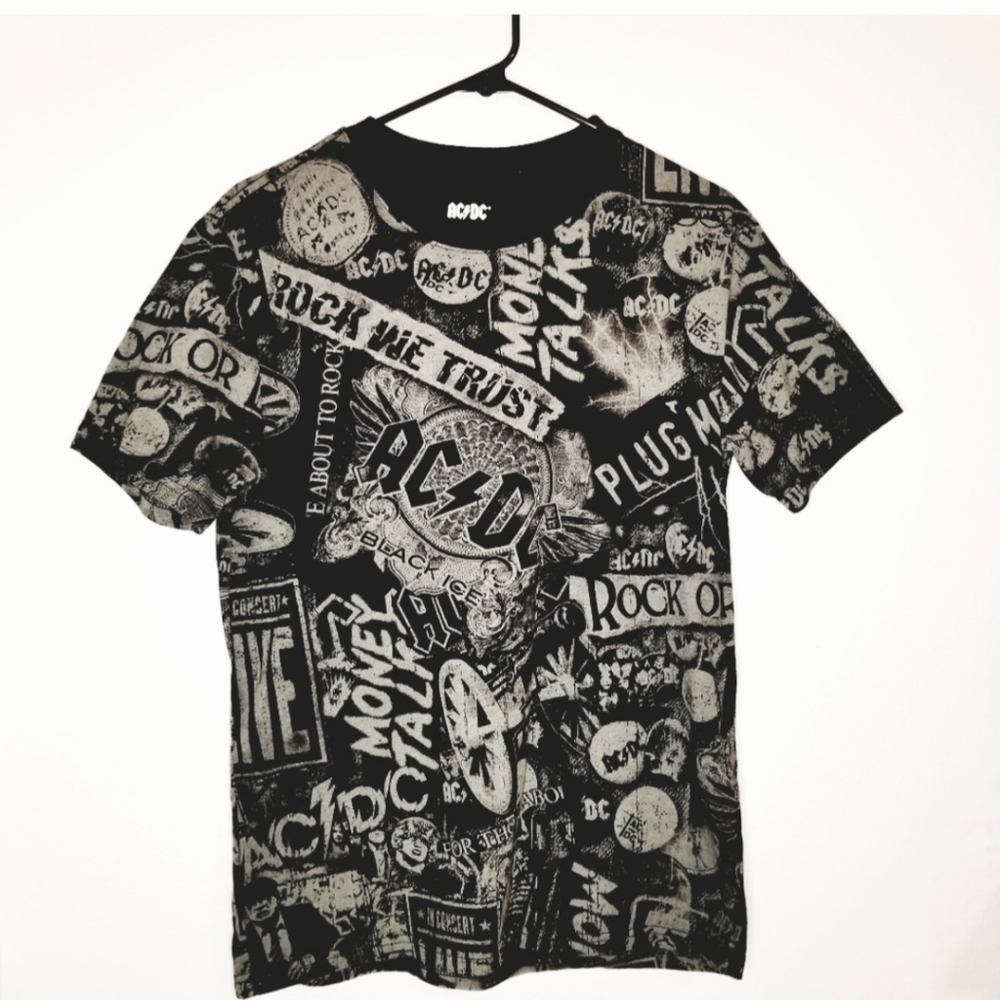 AC/DC Black & Gray All Over Graphic Print Band T-shirt. Size M